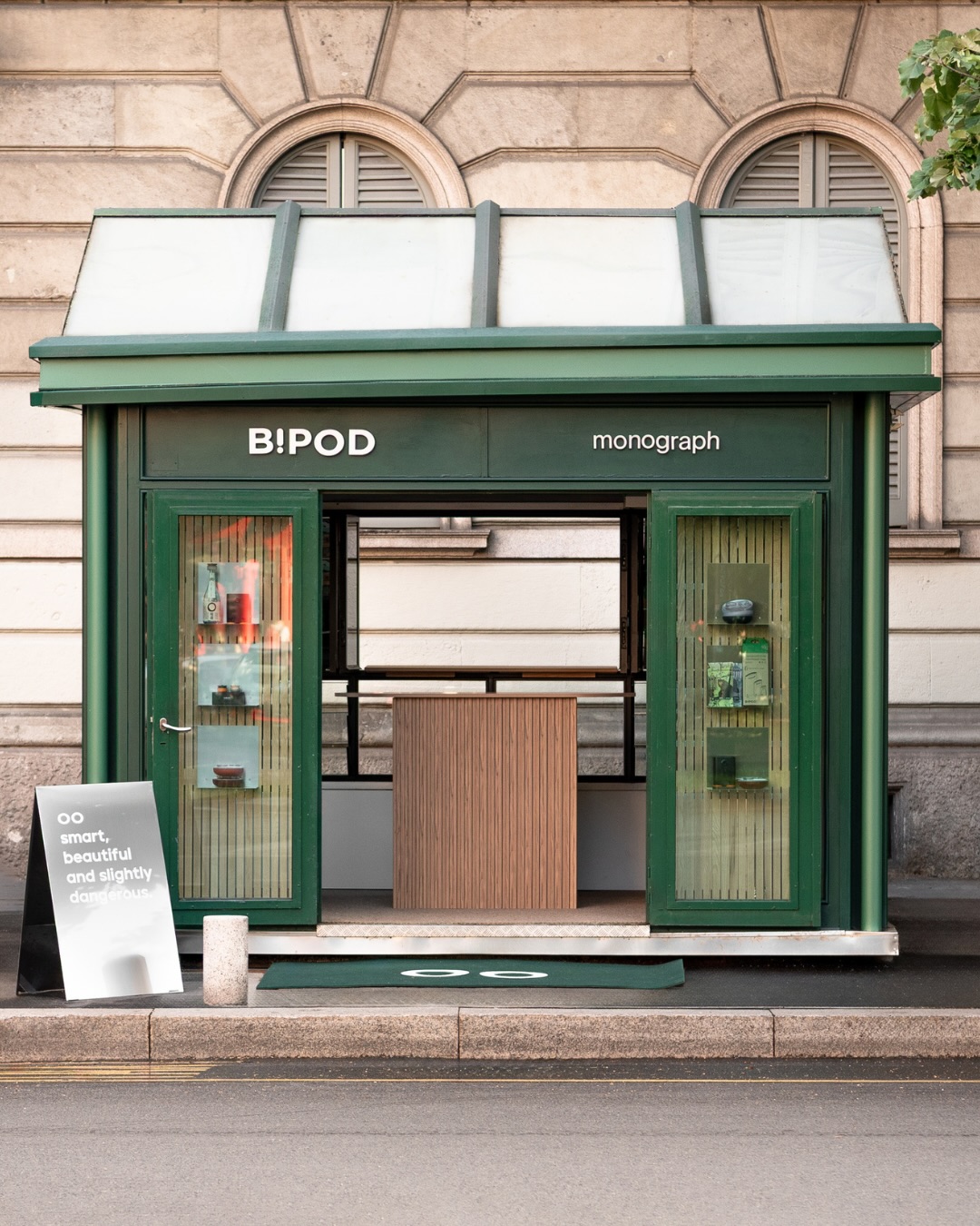 Immagine Bipod – Temporary Store in Edicola